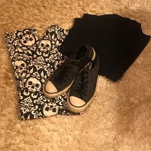 Cute skull 💀leggings, just in time for spooky 👻season!